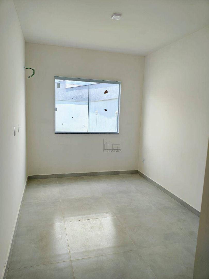 Casa à venda com 2 quartos, 67m² - Foto 4