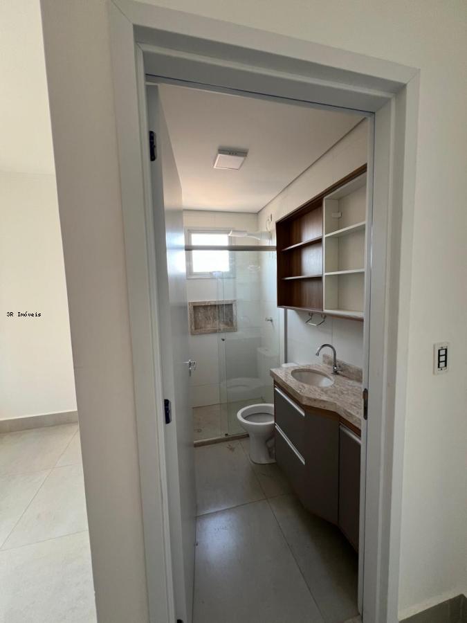 Apartamento para alugar com 2 quartos, 70m² - Foto 4