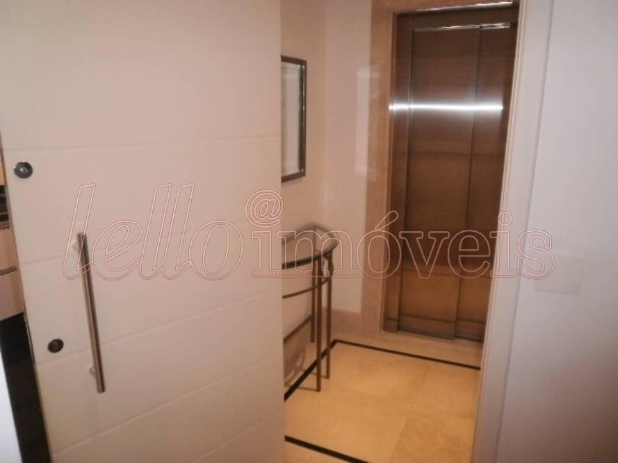 Apartamento para alugar com 2 quartos, 150m² - Foto 1