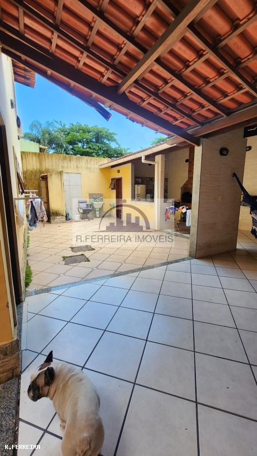 Casa de Condomínio para alugar com 4 quartos, 180m² - Foto 4