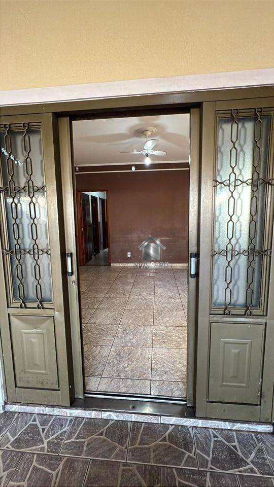 Casa, 3 quartos, 250 m² - Foto 3