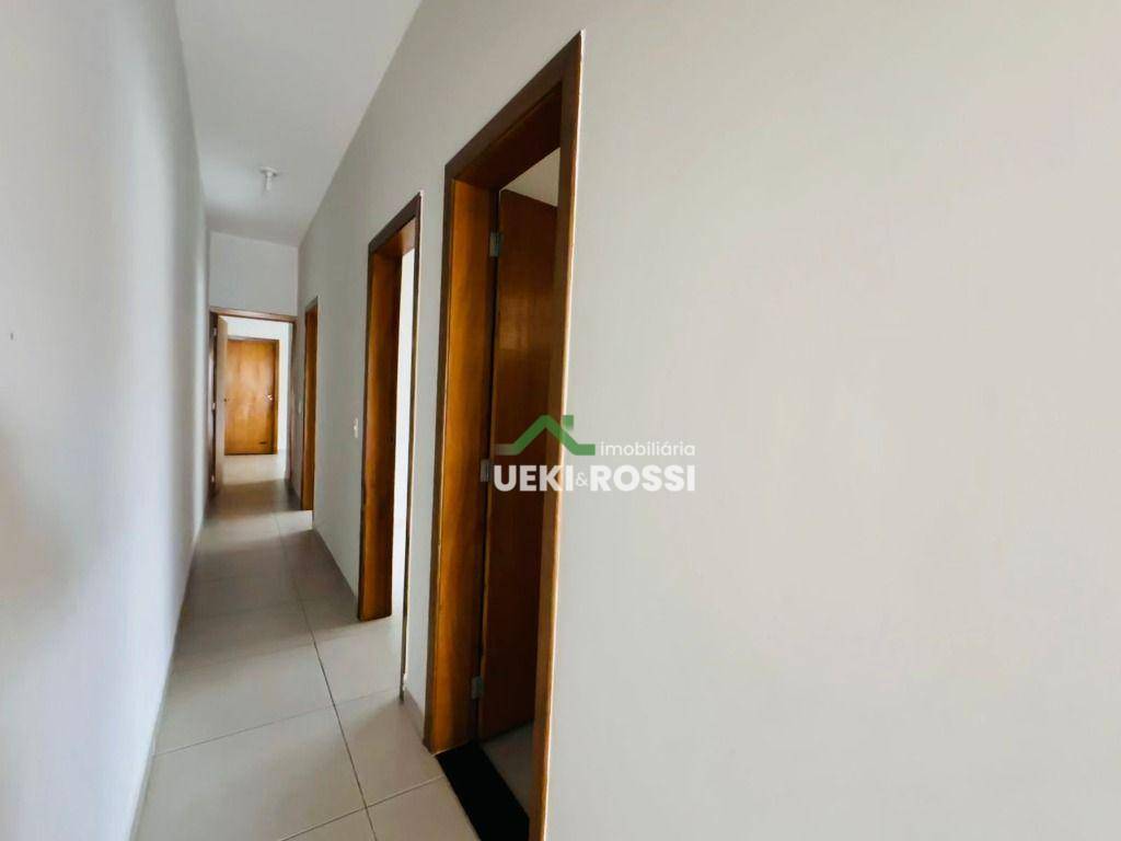 Casa à venda com 3 quartos, 70m² - Foto 11