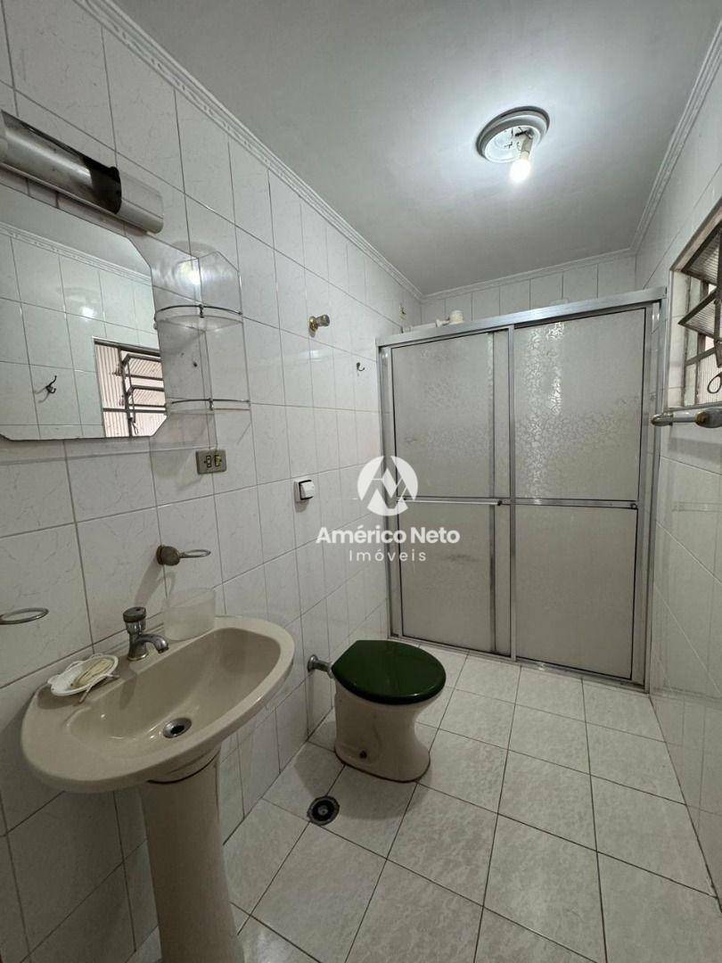 Casa para alugar com 2 quartos, 160m² - Foto 9