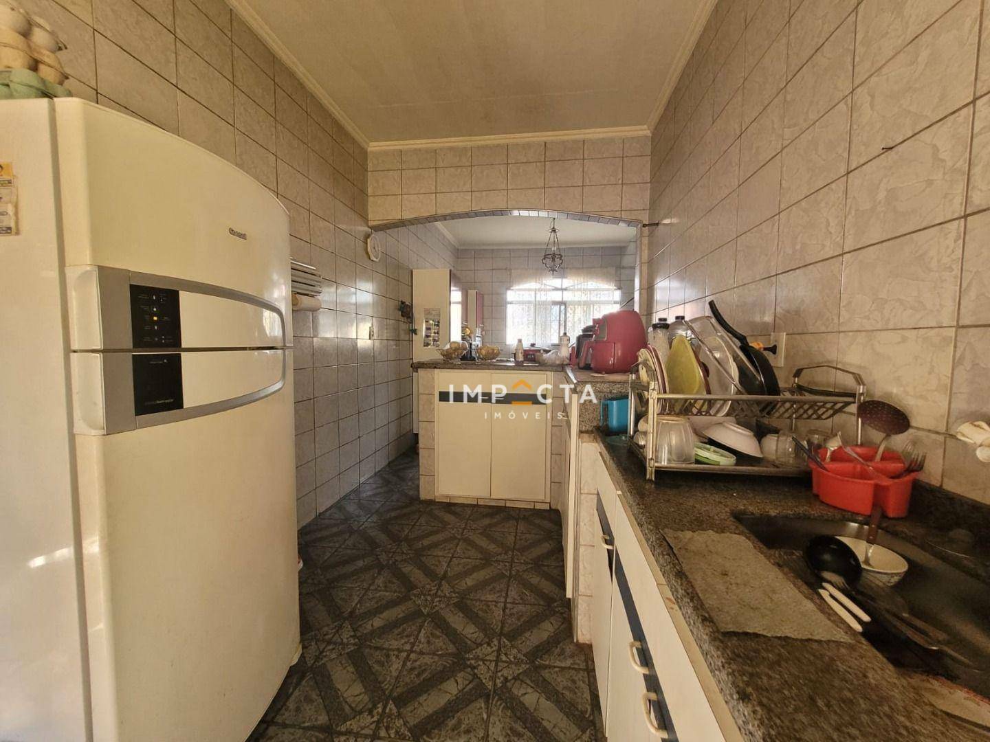 Casa à venda com 3 quartos, 274m² - Foto 6