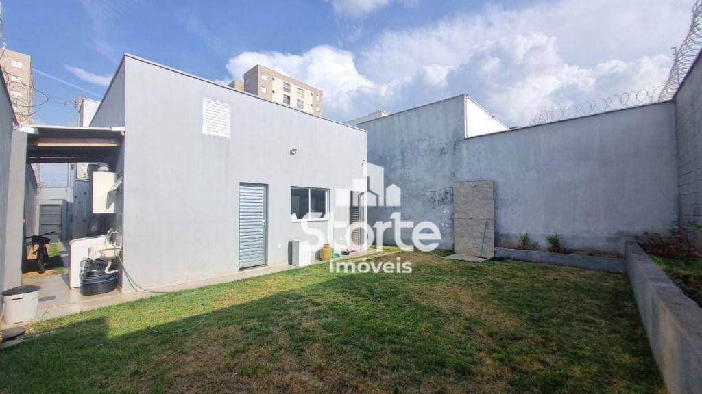 Casa à venda com 3 quartos, 105m² - Foto 14