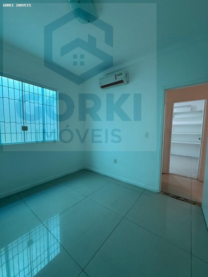 Casa à venda com 3 quartos, 105m² - Foto 13