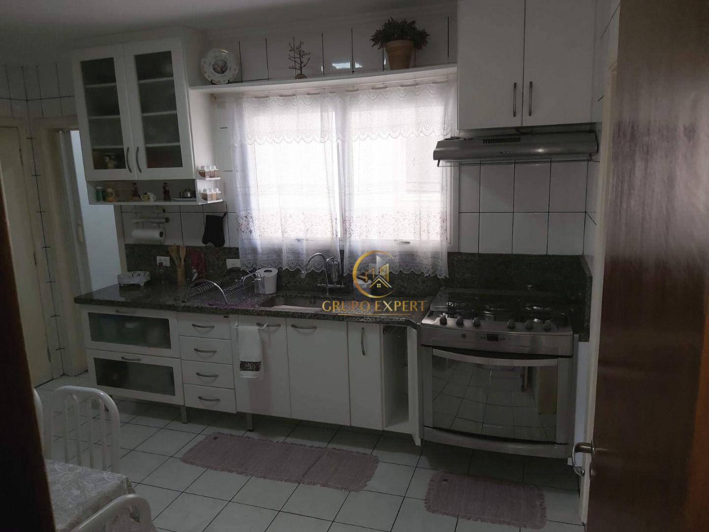 Apartamento à venda com 4 quartos, 125m² - Foto 2