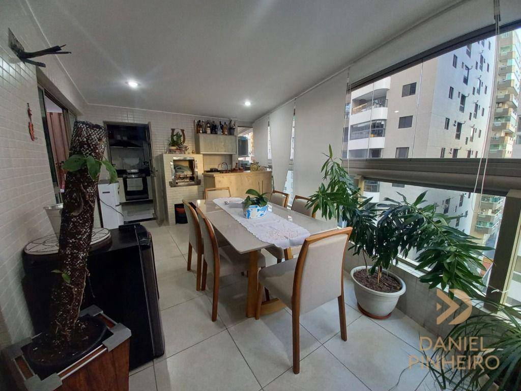 Apartamento à venda com 3 quartos, 130m² - Foto 2