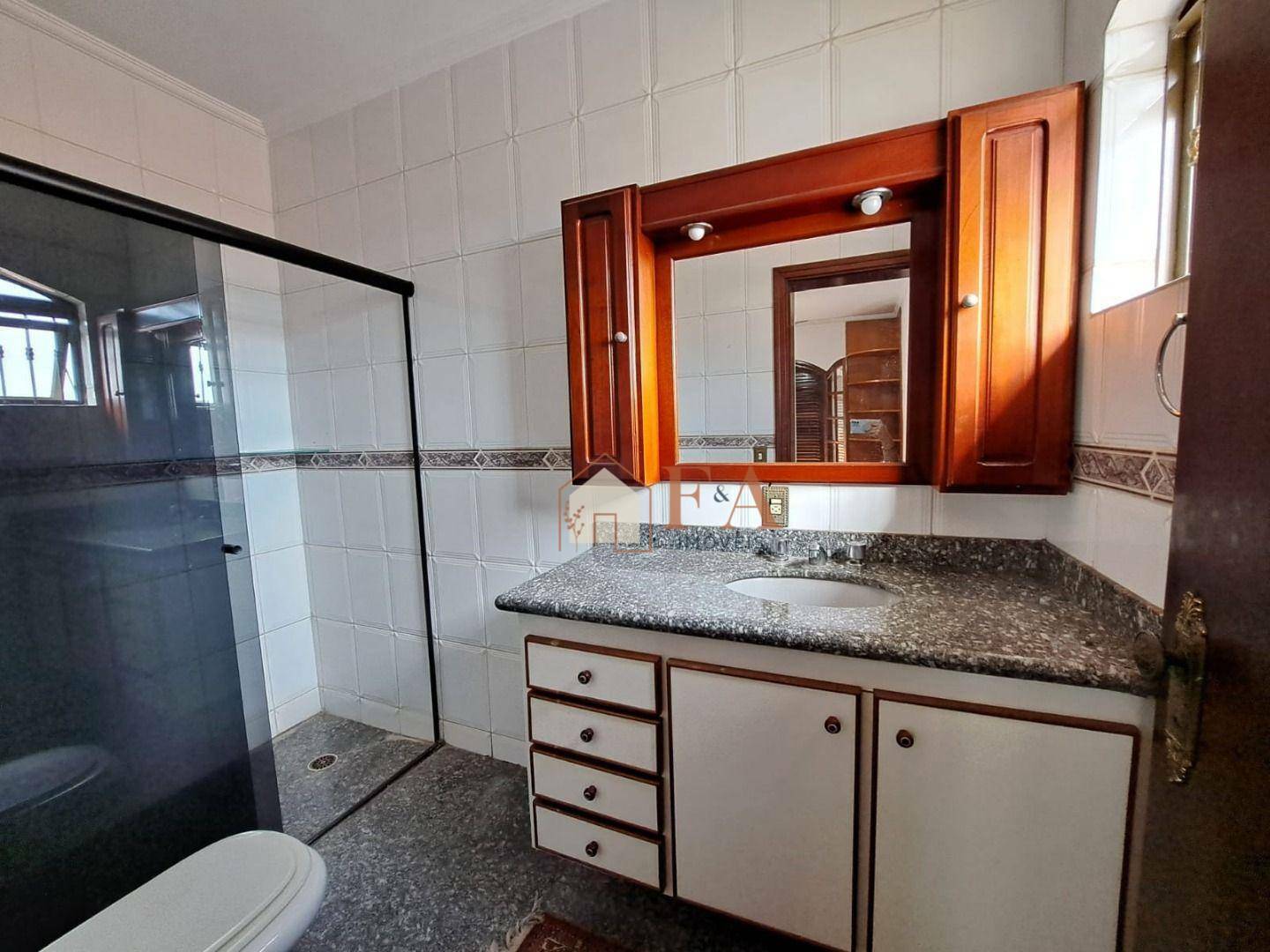 Casa à venda com 3 quartos, 244m² - Foto 18