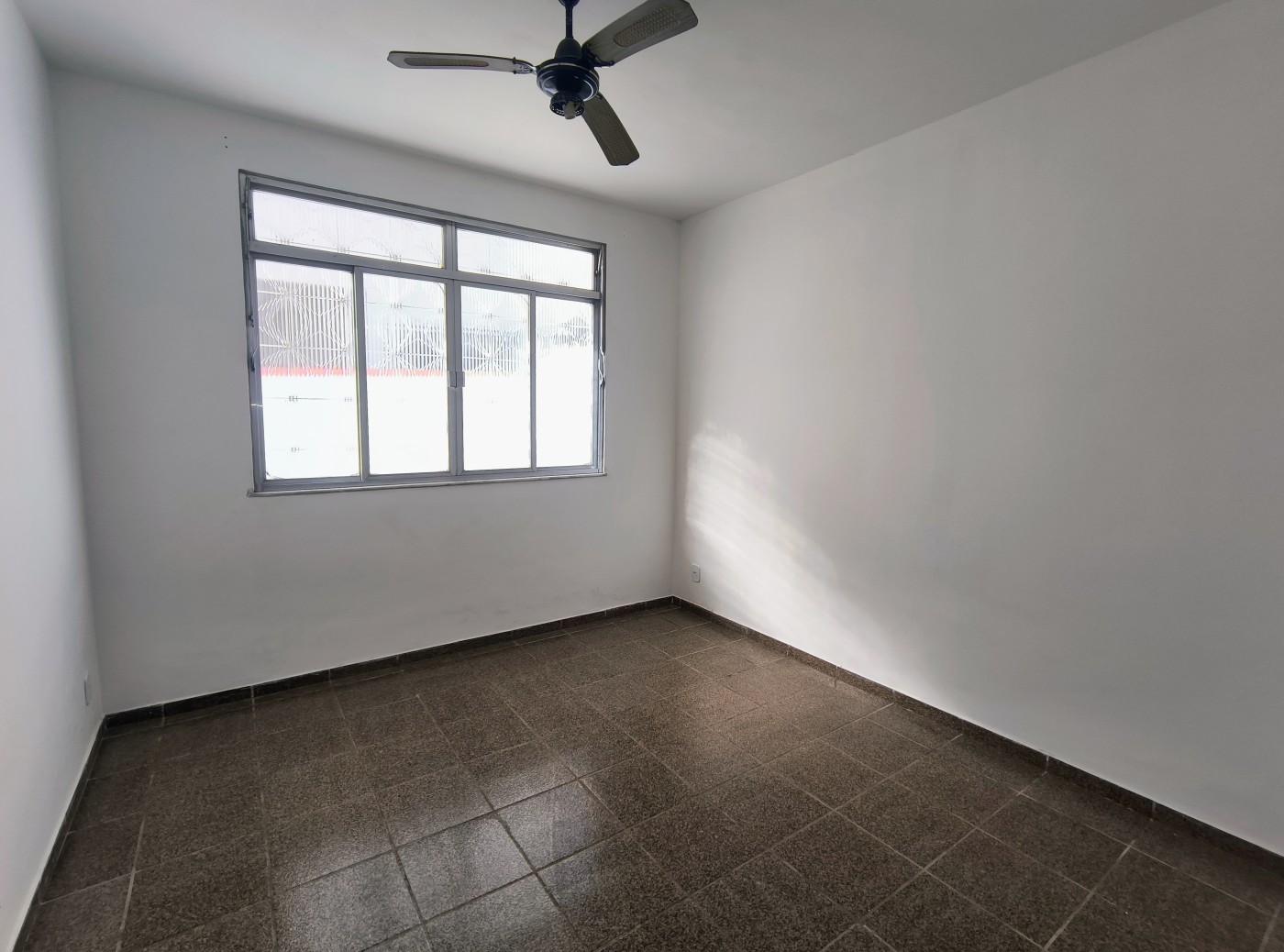 Casa à venda com 3 quartos, 600m² - Foto 4