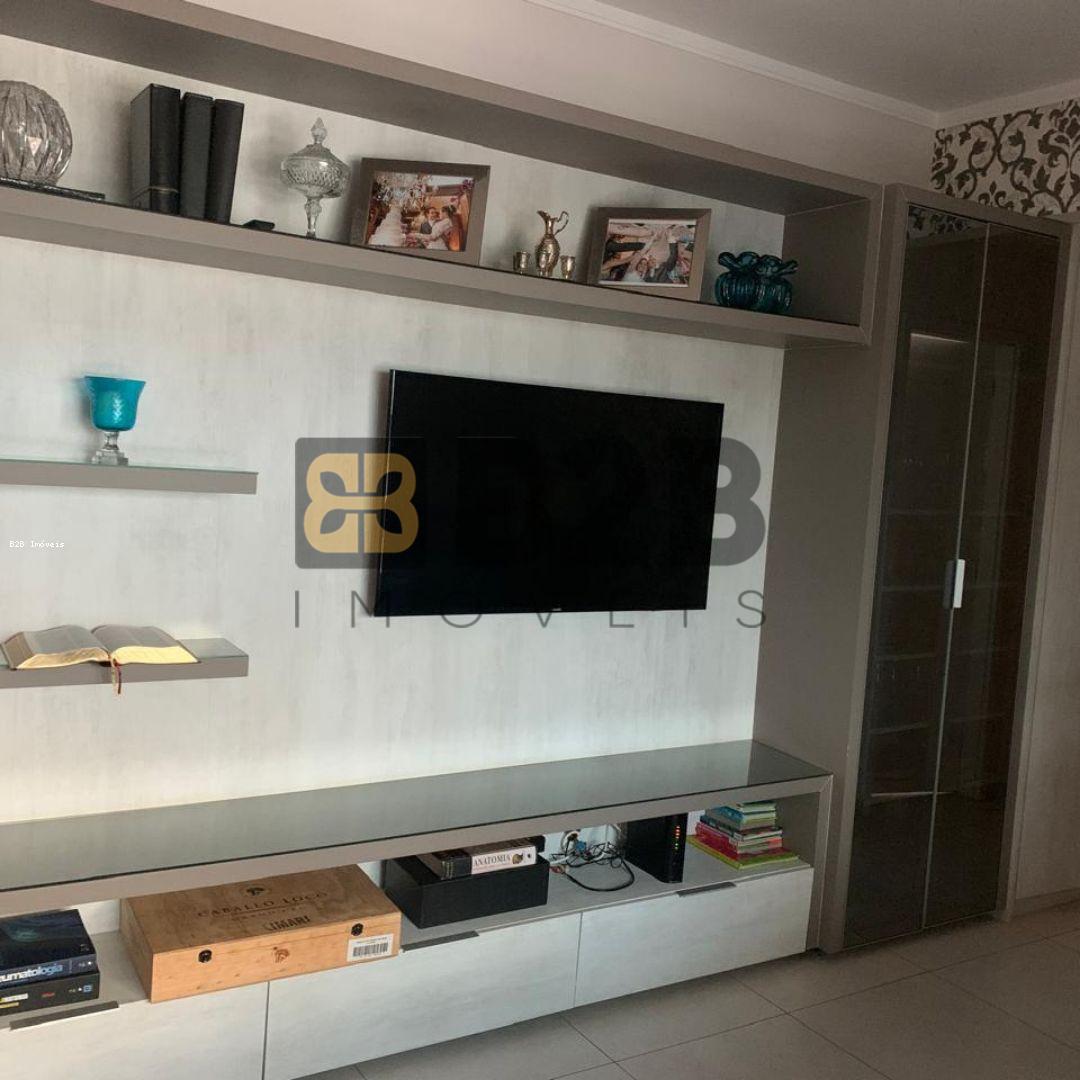 Apartamento à venda com 2 quartos, 72m² - Foto 3