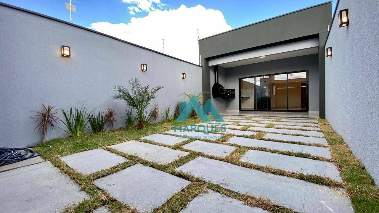 Casa à venda com 3 quartos, 100m² - Foto 2