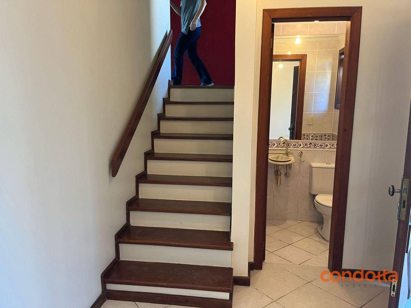 Casa para alugar com 4 quartos, 300m² - Foto 6