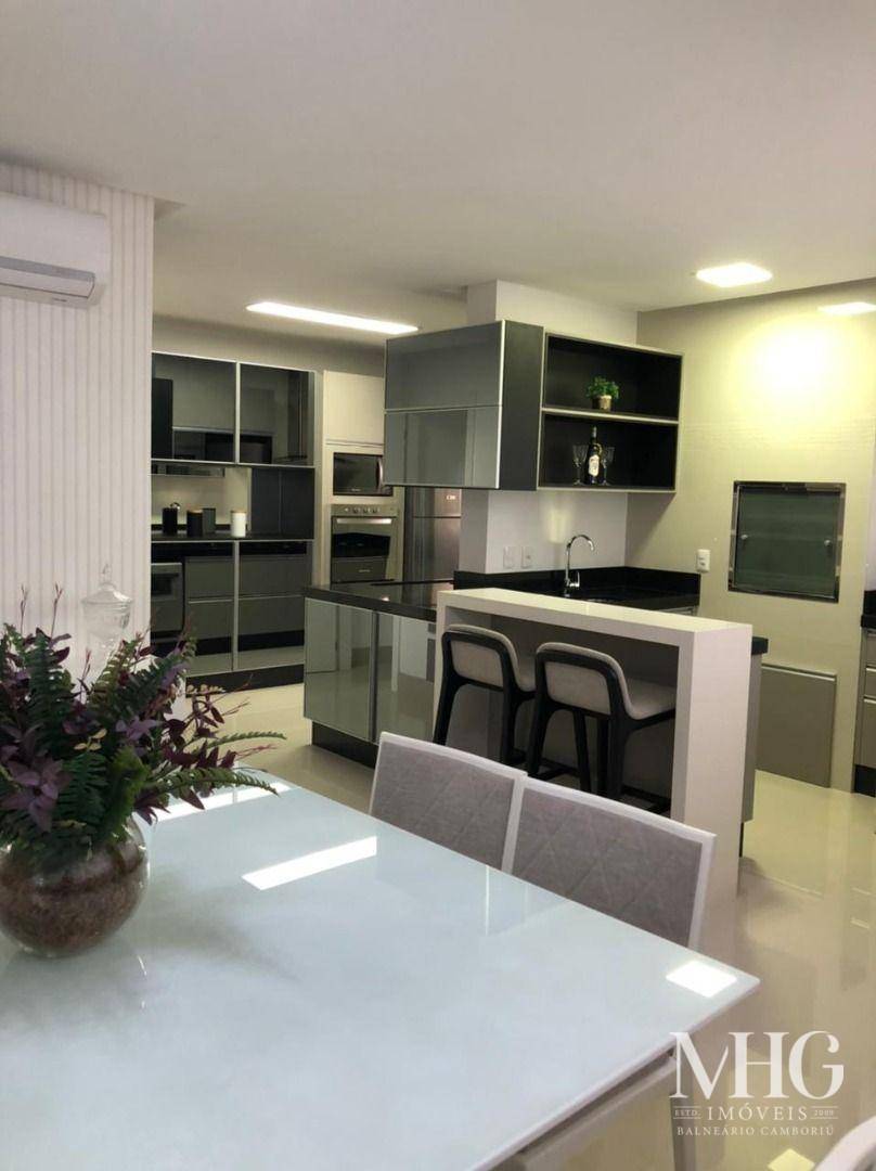 Apartamento à venda com 4 quartos, 237m² - Foto 4