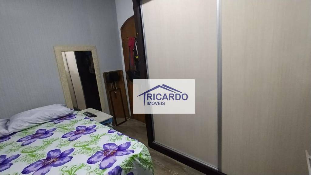 Sobrado à venda com 3 quartos, 247m² - Foto 22