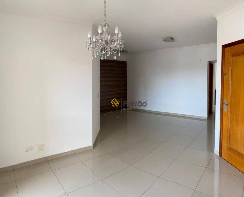 Apartamento à venda com 3 quartos, 123m² - Foto 4