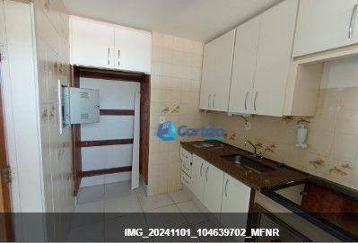 Apartamento para alugar com 3 quartos, 101m² - Foto 7