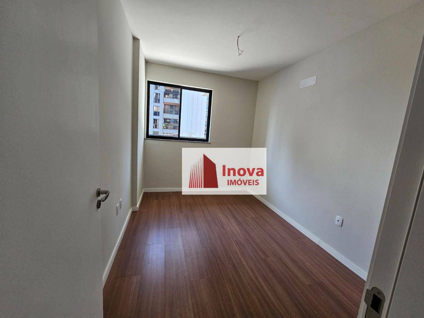 Apartamento à venda com 3 quartos, 170m² - Foto 19