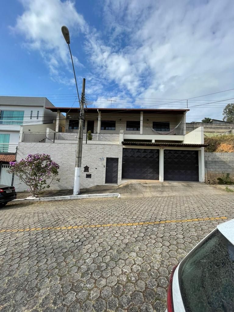 Casa de Condomínio à venda com 5 quartos, 260m² - Foto 1