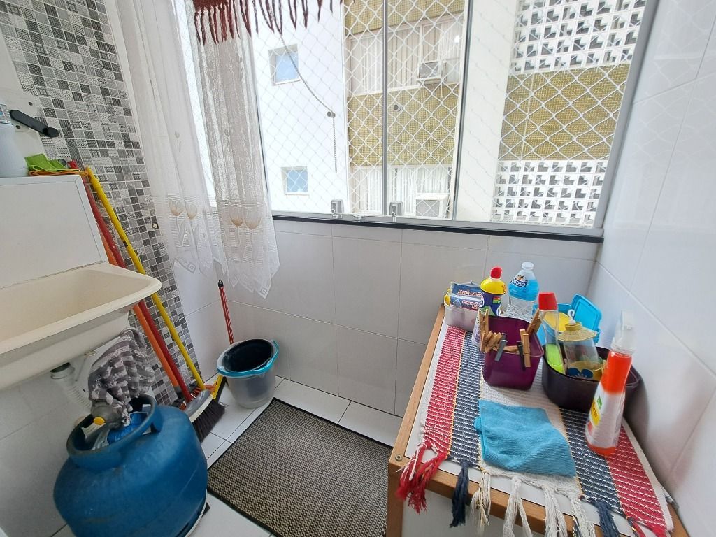 Apartamento à venda com 2 quartos, 70m² - Foto 12