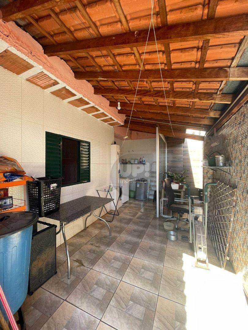 Casa à venda com 2 quartos, 160m² - Foto 5