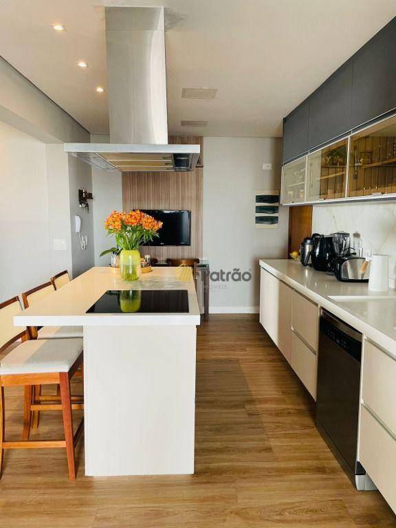 Apartamento à venda com 3 quartos, 158m² - Foto 3