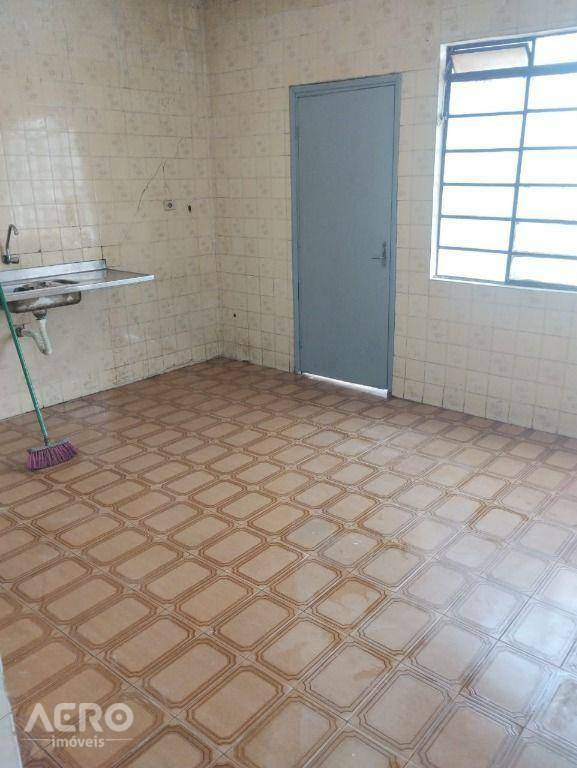 Casa à venda com 2 quartos, 95m² - Foto 8