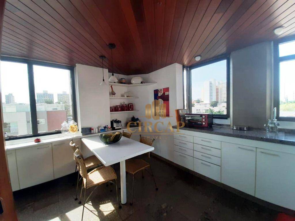 Apartamento à venda com 3 quartos, 208m² - Foto 17