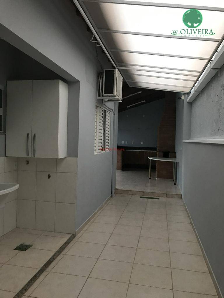 Casa à venda com 3 quartos, 144m² - Foto 14