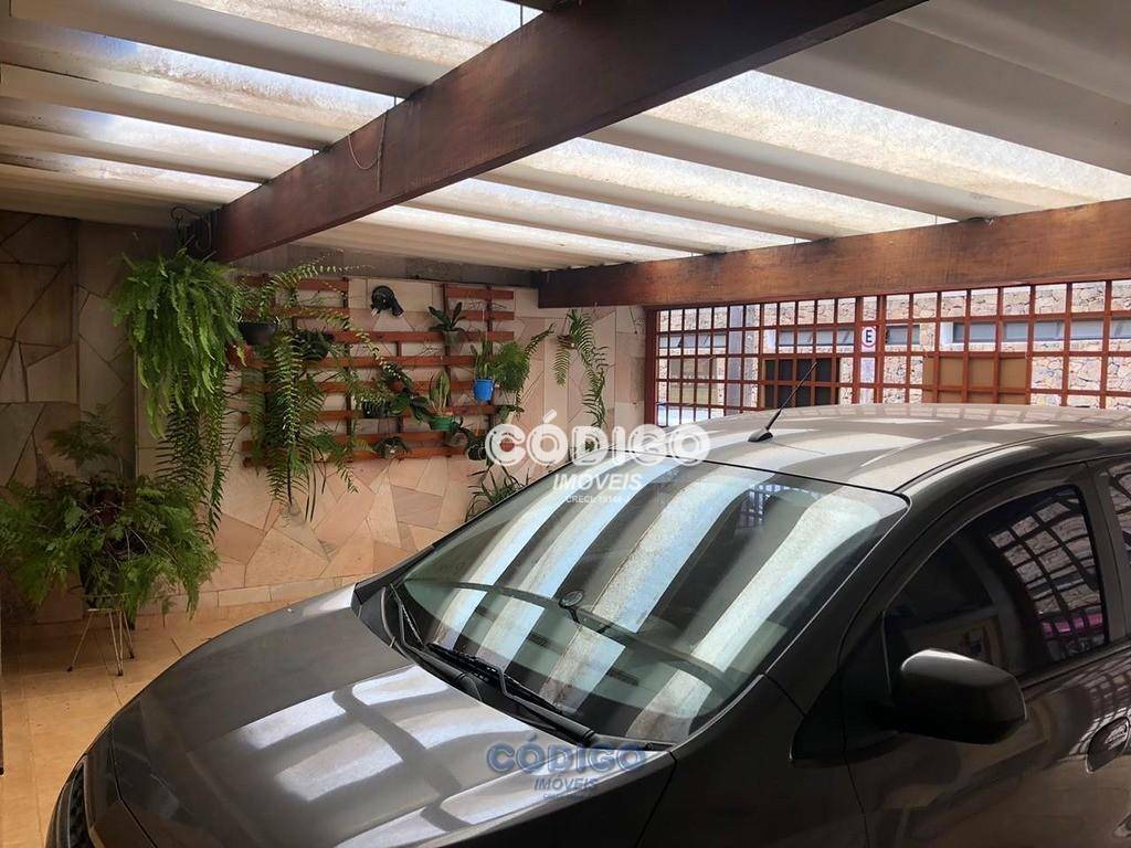 Sobrado à venda com 3 quartos, 200m² - Foto 3