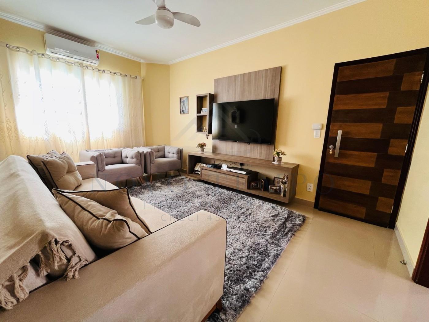 Casa à venda com 2 quartos, 200m² - Foto 2
