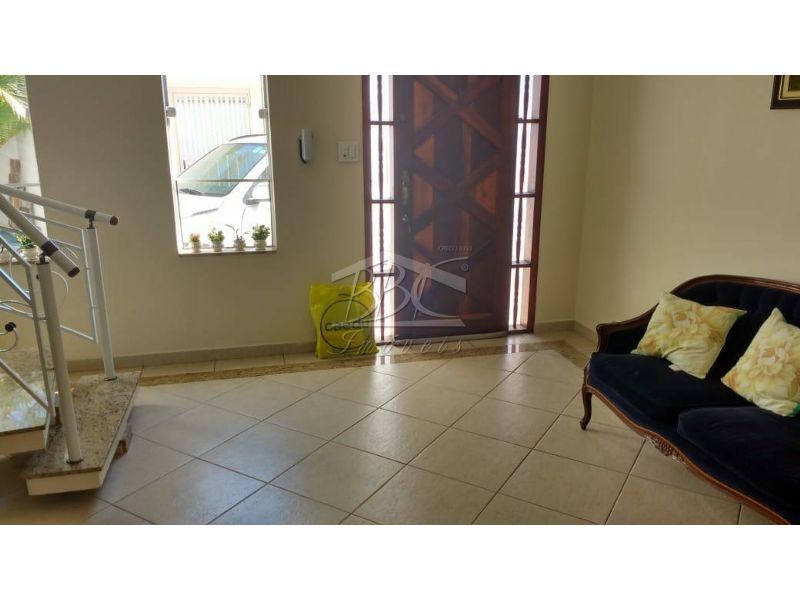 Sobrado à venda com 4 quartos, 250m² - Foto 2