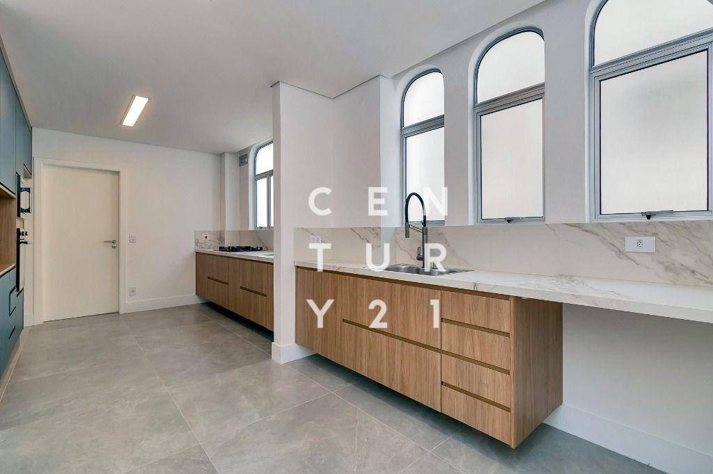 Apartamento à venda com 3 quartos, 219m² - Foto 11