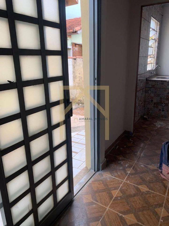 Casa à venda com 4 quartos, 210m² - Foto 5