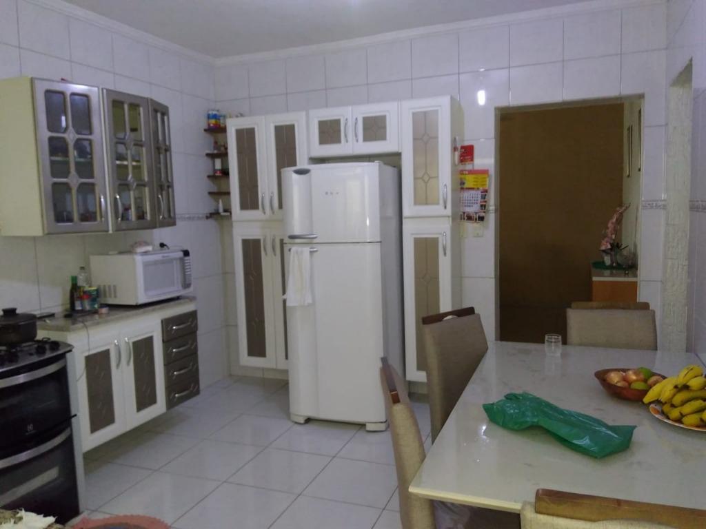 Casa à venda com 2 quartos, 220m² - Foto 11