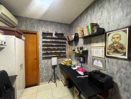 Sobrado, 3 quartos, 219 m² - Foto 1