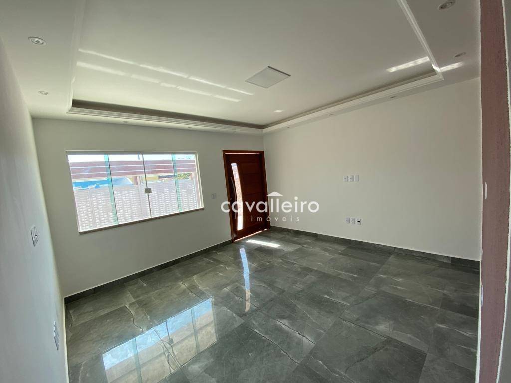 Casa à venda com 3 quartos, 113m² - Foto 1