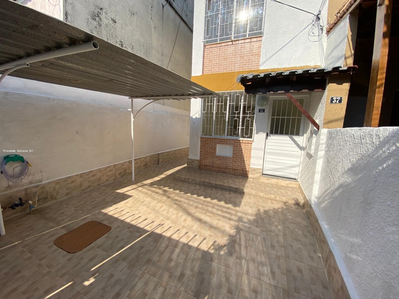 Casa para alugar com 2 quartos, 75m² - Foto 2