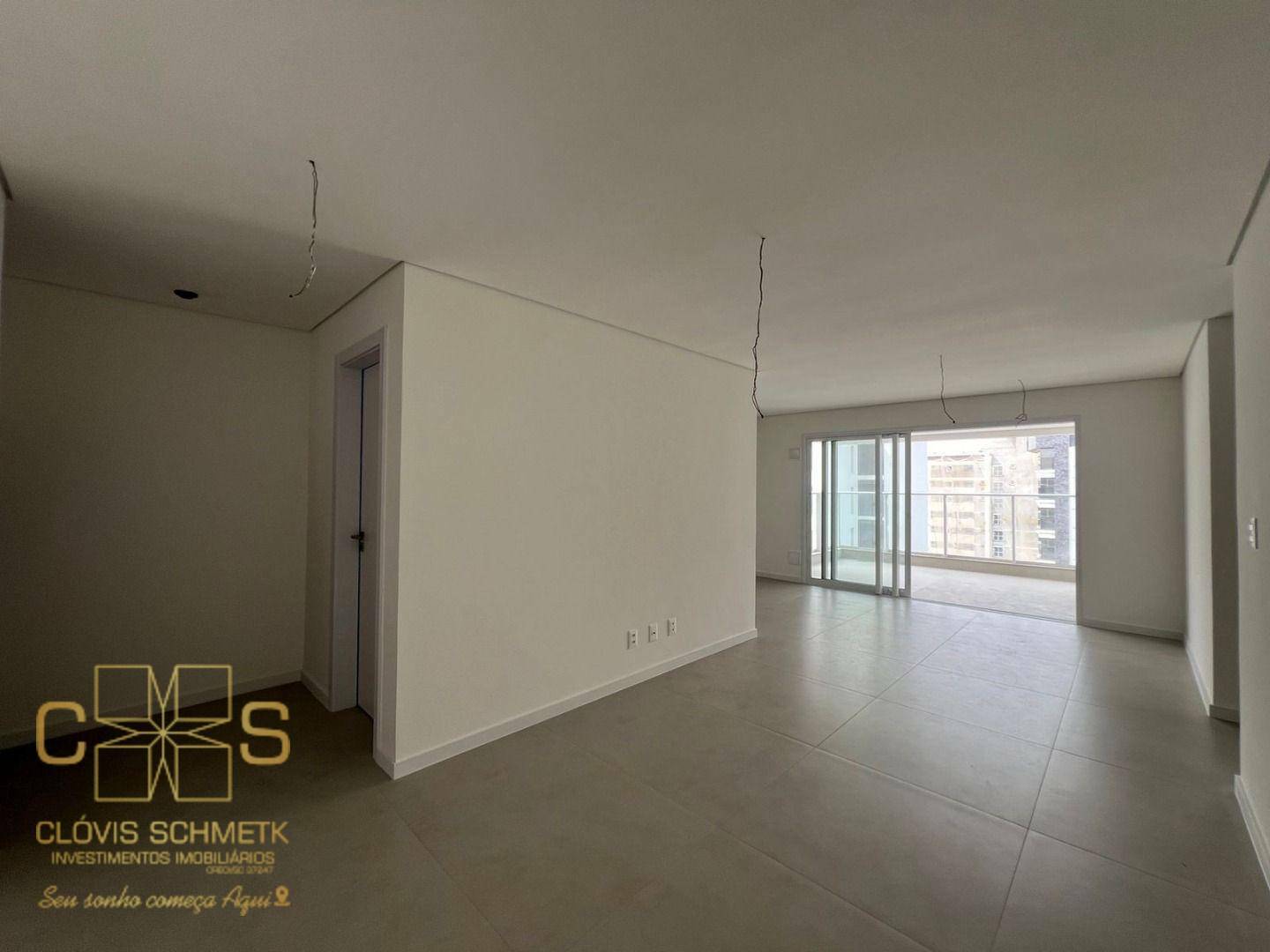 Apartamento à venda com 3 quartos, 127m² - Foto 9