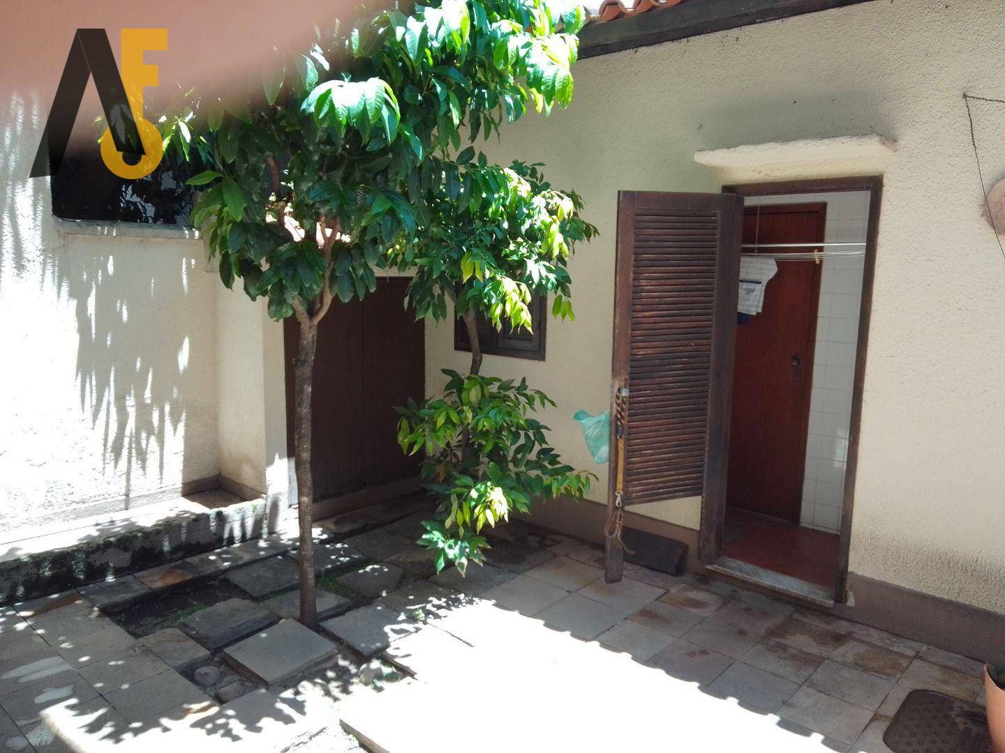 Casa à venda com 4 quartos, 240m² - Foto 53