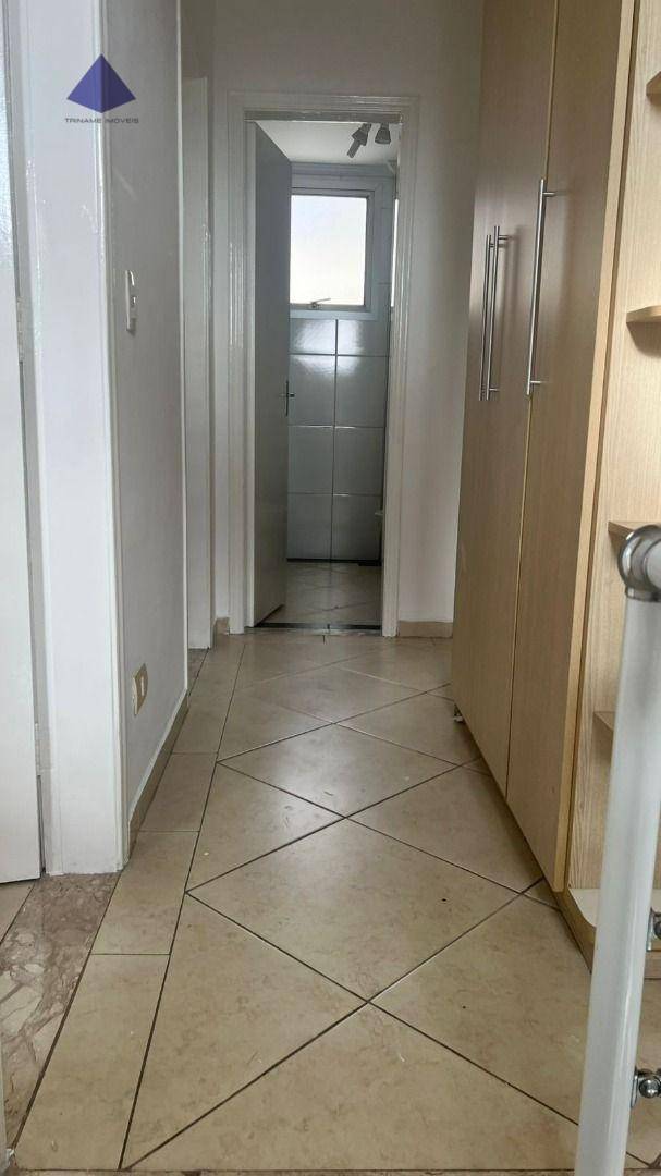 Apartamento à venda com 3 quartos, 131m² - Foto 2