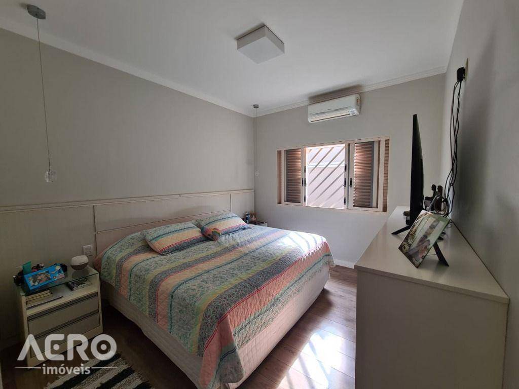 Casa de Condomínio à venda com 3 quartos, 330m² - Foto 49