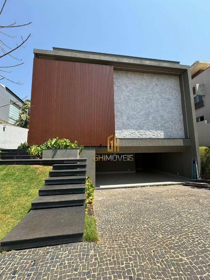 Casa de Condomínio à venda com 4 quartos, 447m² - Foto 1