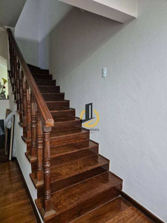 Casa à venda com 3 quartos, 227m² - Foto 10