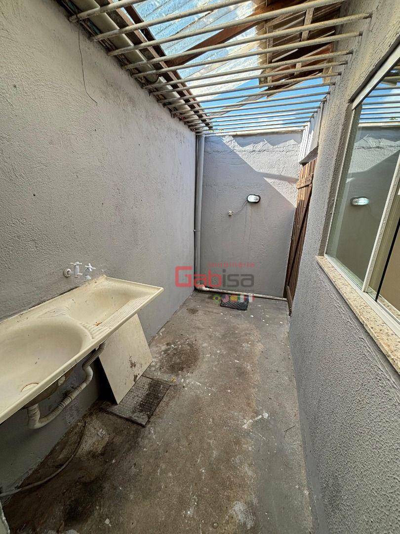 Casa à venda com 2 quartos, 60m² - Foto 7