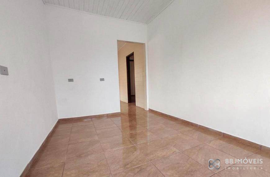 Casa à venda com 3 quartos, 125m² - Foto 2