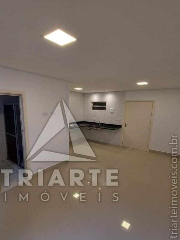 Casa à venda com 3 quartos, 110m² - Foto 1