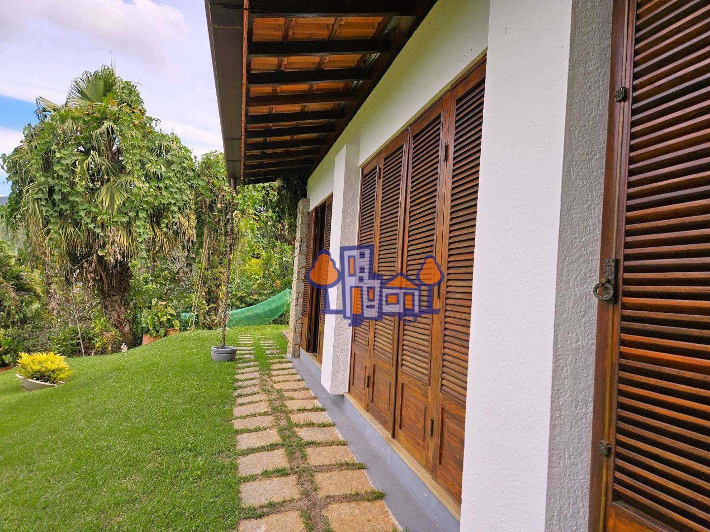 Casa à venda com 4 quartos, 300m² - Foto 10