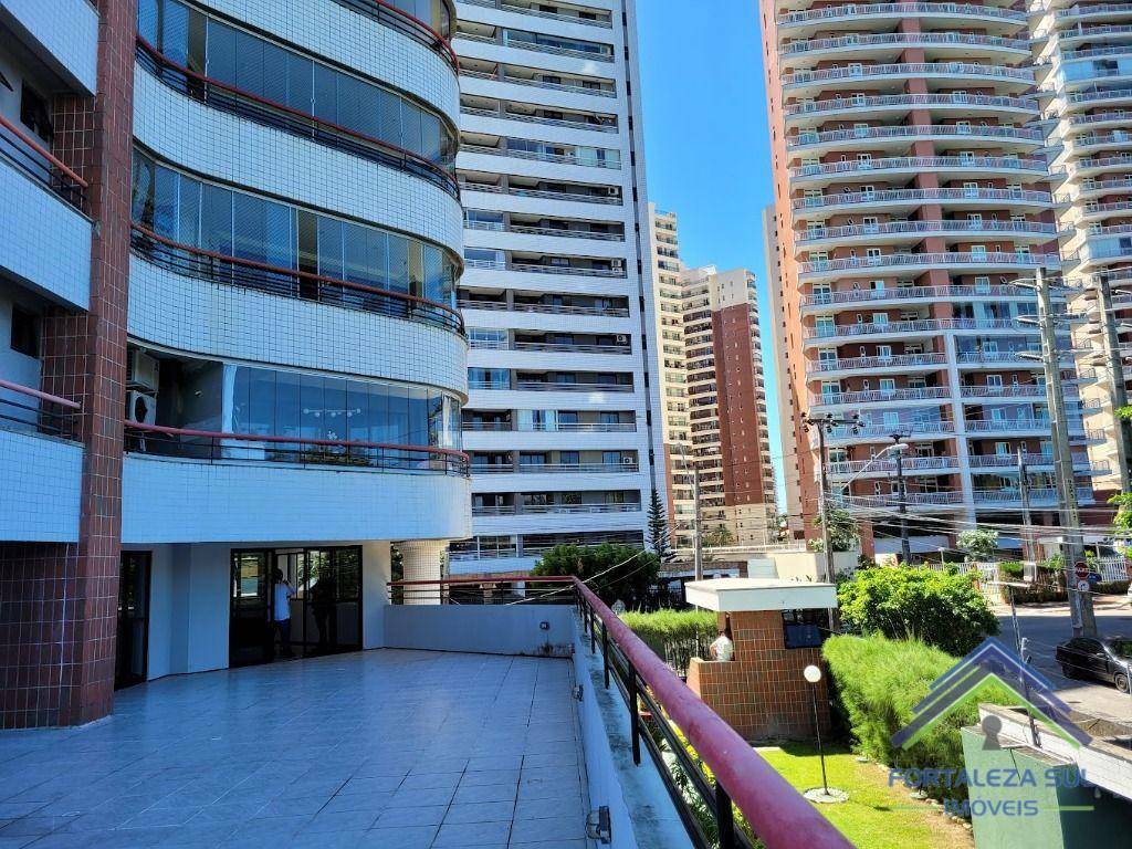 Apartamento à venda com 4 quartos, 175m² - Foto 2