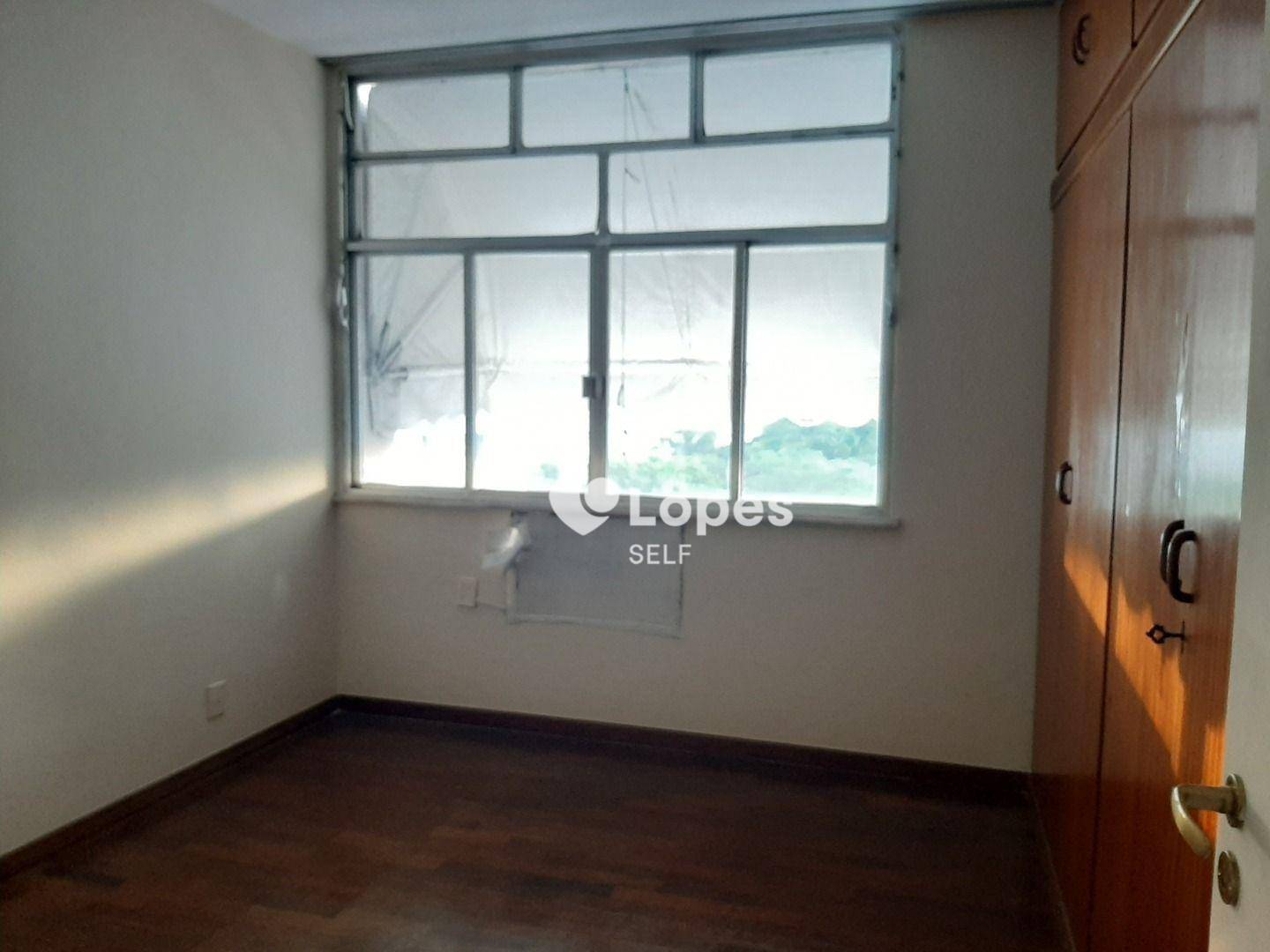 Apartamento à venda com 3 quartos, 125m² - Foto 9